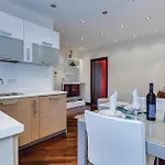 Gorgeous In Apartament