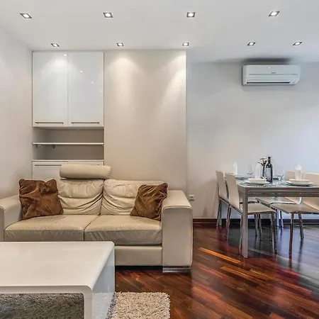 Gorgeous In קריקווניצה