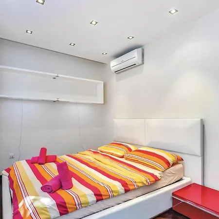 Gorgeous In 아파트 크리크베니카