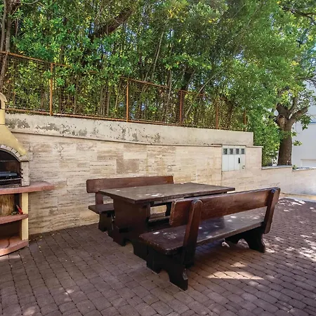 Gorgeous In 크리크베니카